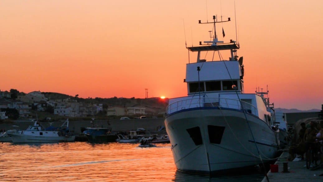 Porto di Cariati, Le Lampare: «L’emergenza è certificata dagli atti. Il Consiglio si riunisca entro il 22 maggio»