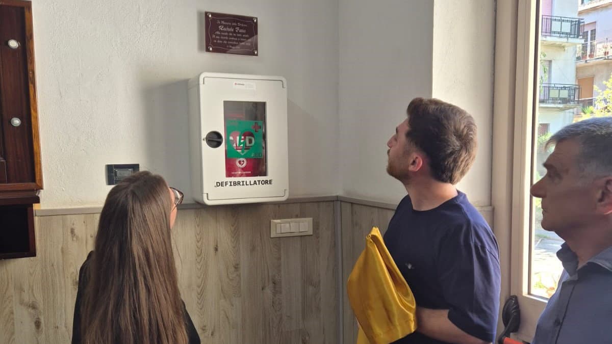All’IIS Majorana un defibrillatore in memoria della professoressa Rachele Fazio
