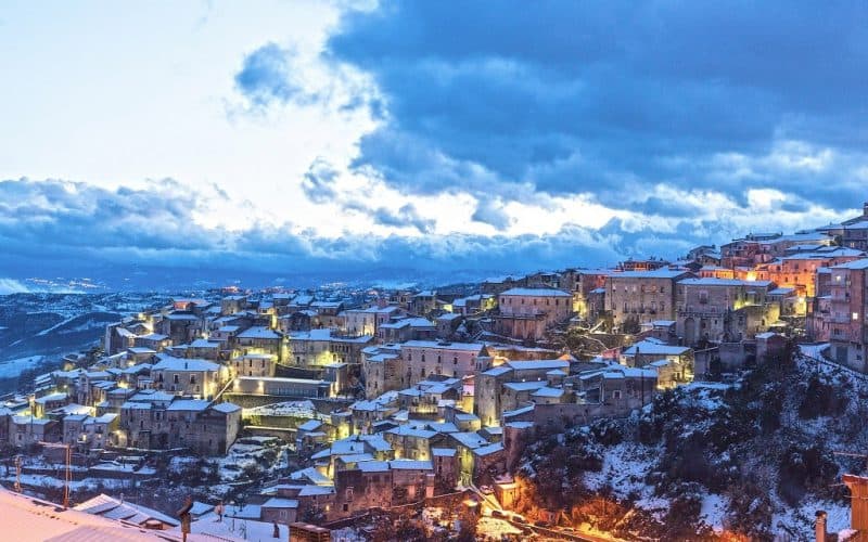 Carte saracene, il paese del moscato gioca con la sua storia