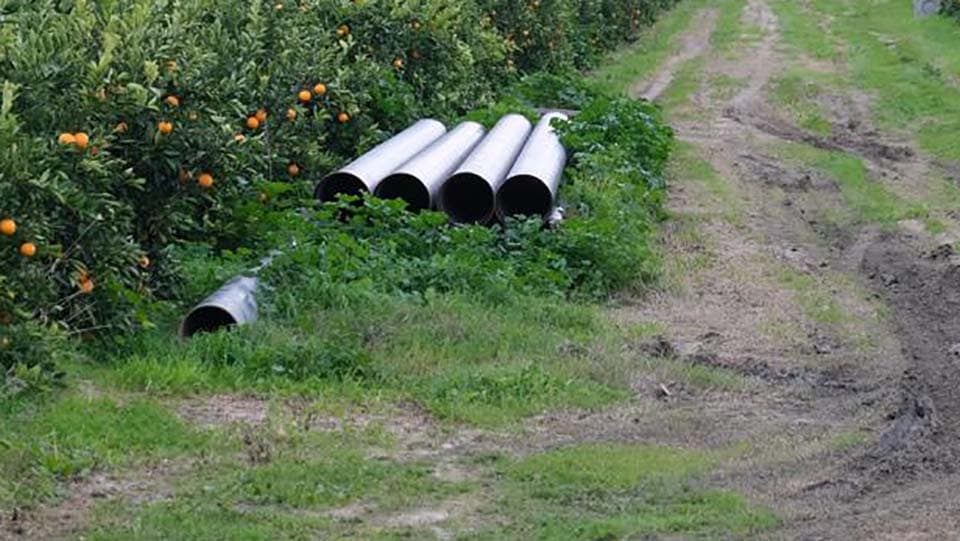 Rossano verso un’altra estate senz’acqua: i tubi Sorical sono ancora fermi nei campi di Gelso