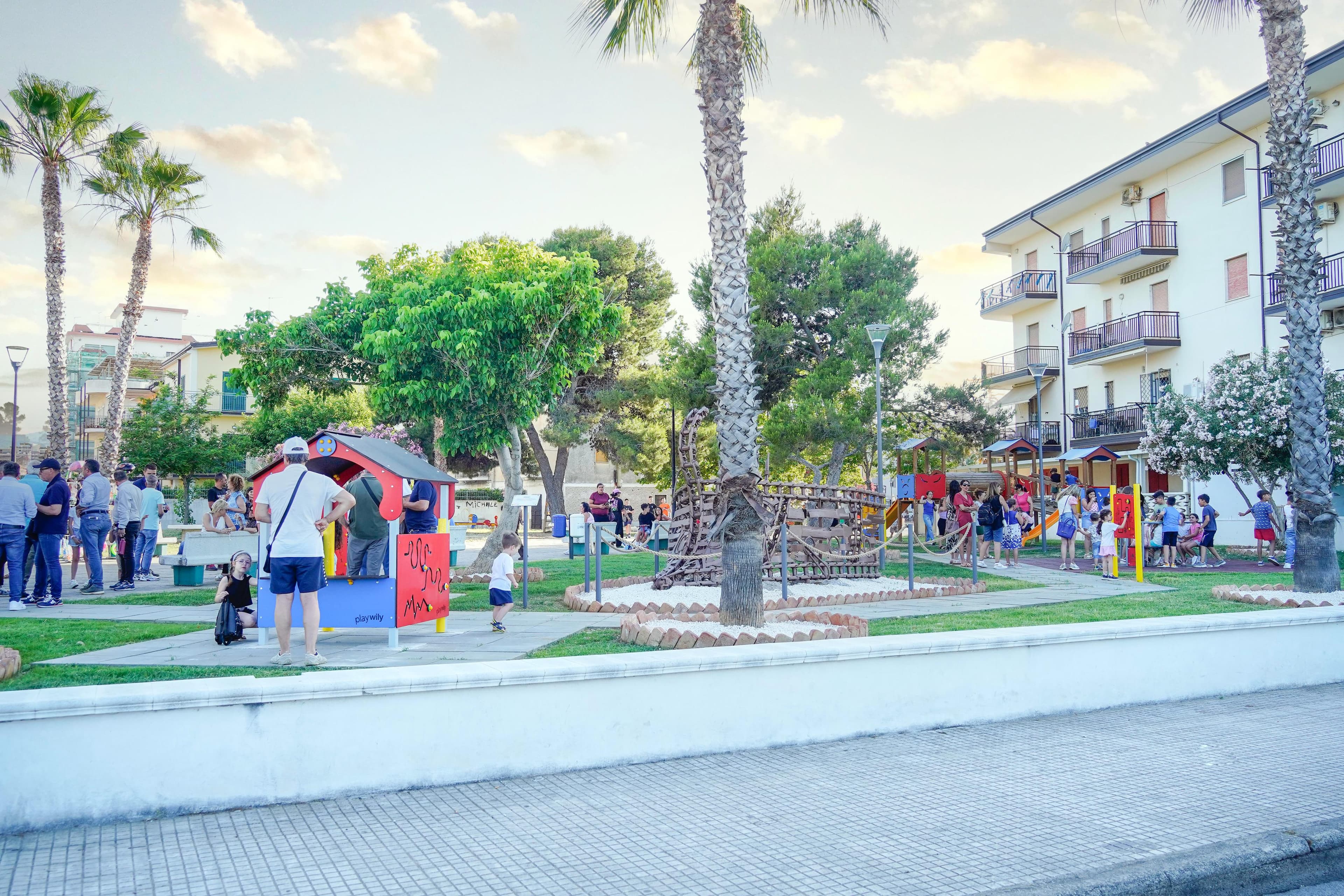 Schiavonea, alla Villetta dei Due Mari nasce il parco giochi inclusivo donato da Ecoross