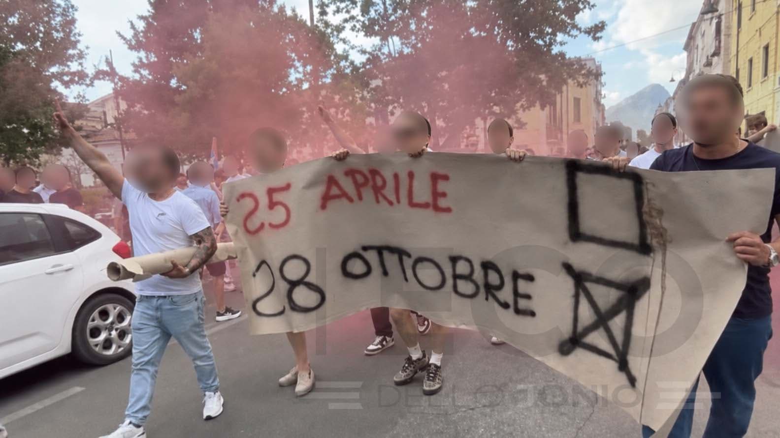 Castrovillari, festa De Gaio e striscione nostalgico: il primo caso politico è già servito