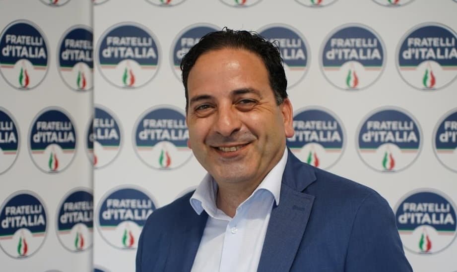 Schiavonea, FdI attacca: «Bandiera Blu sì, ma all’ingresso del borgo ci sono degrado e fogna»