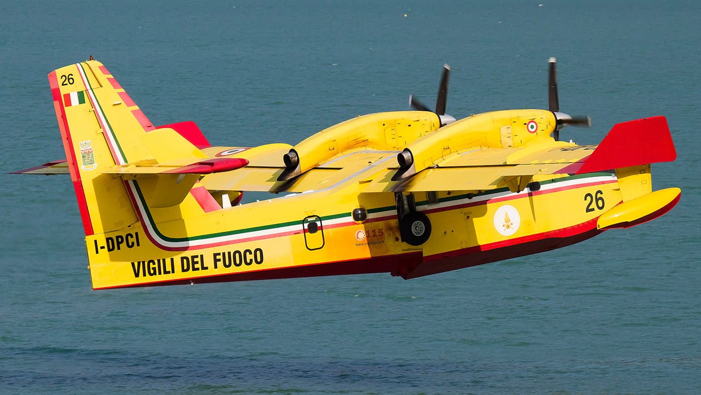 Incendio a Cerchiara, focolai ancora attivi: «Scongiurati pericoli per persone e abitazioni»