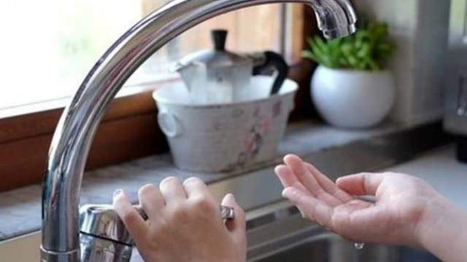 Corigliano-Rossano, famiglie senza acqua da due settimane a Donnanna: «Situazione insostenibile»