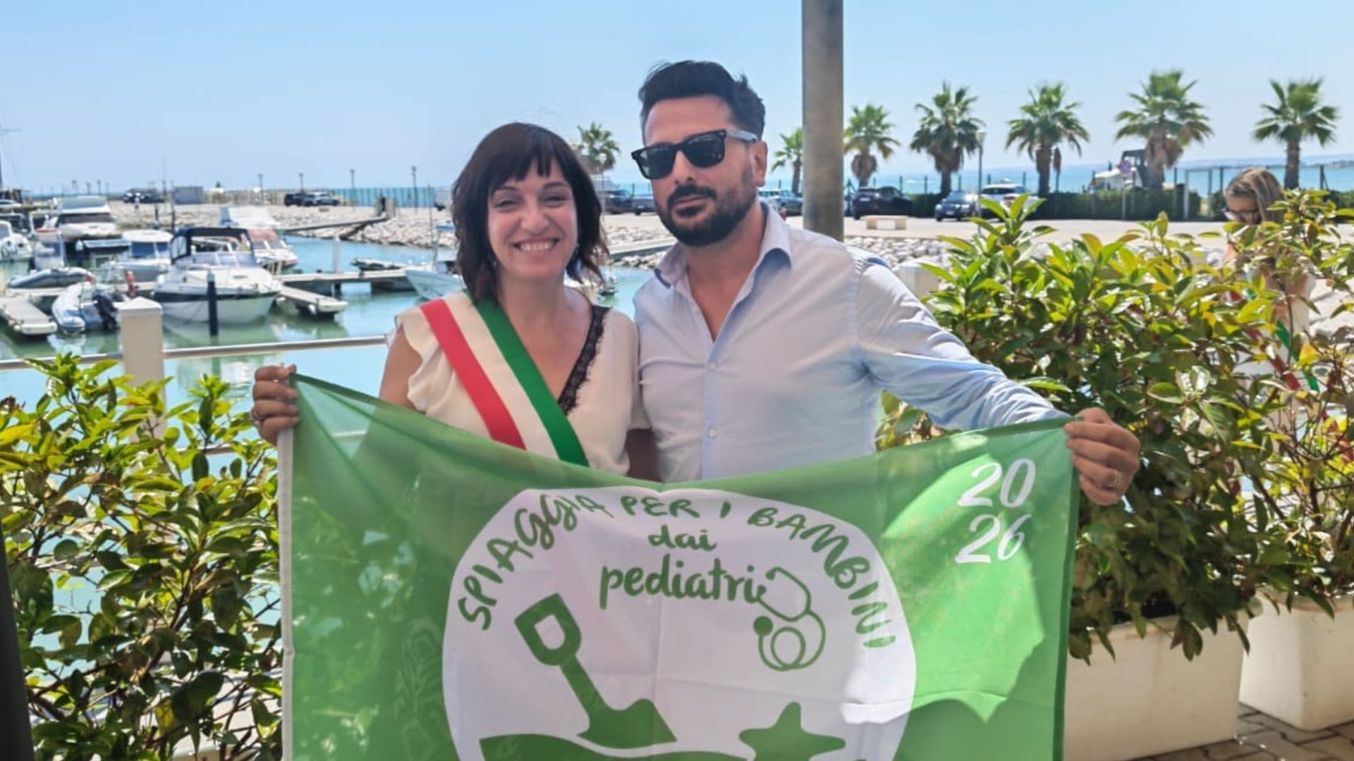 Crosia conferma la Bandiera Verde 2026: da 12 anni spiaggia a misura di bambino