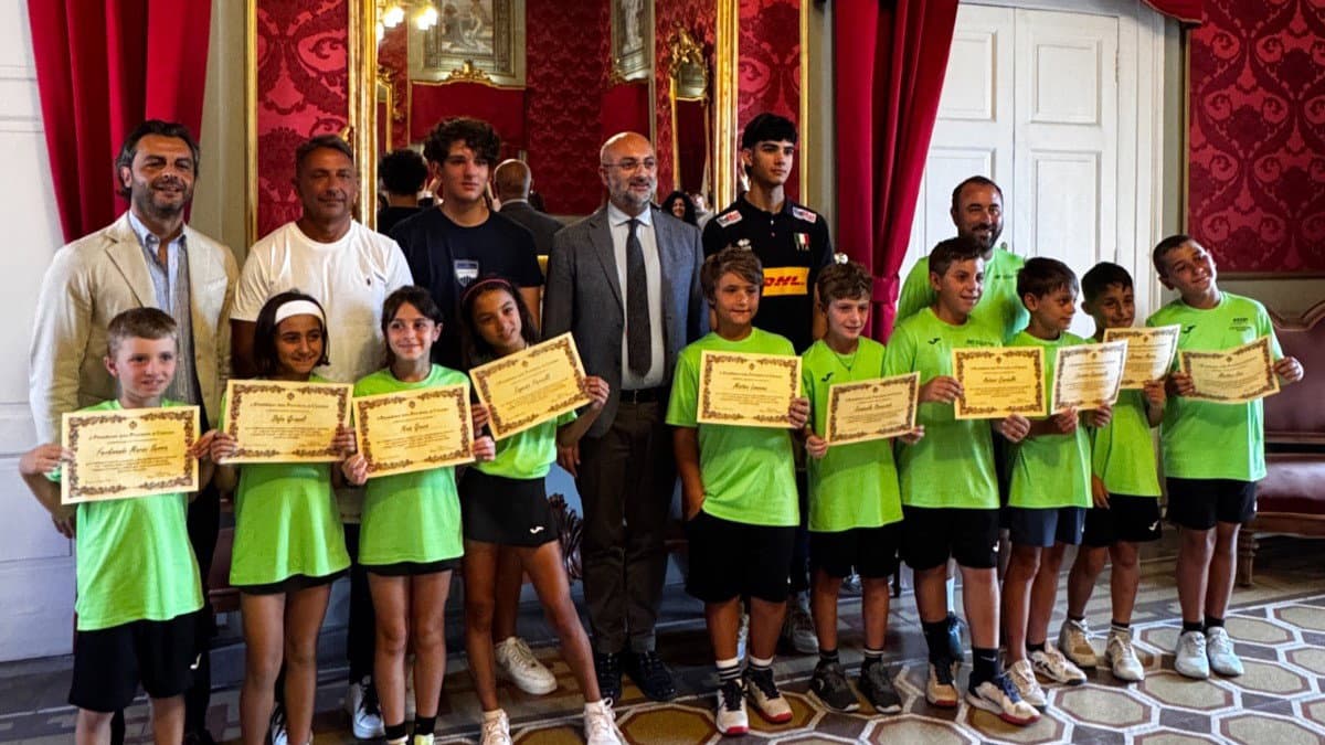 Provincia di Cosenza, premiati i giovani talenti dello sport: «Orgoglio per tutto il territorio»