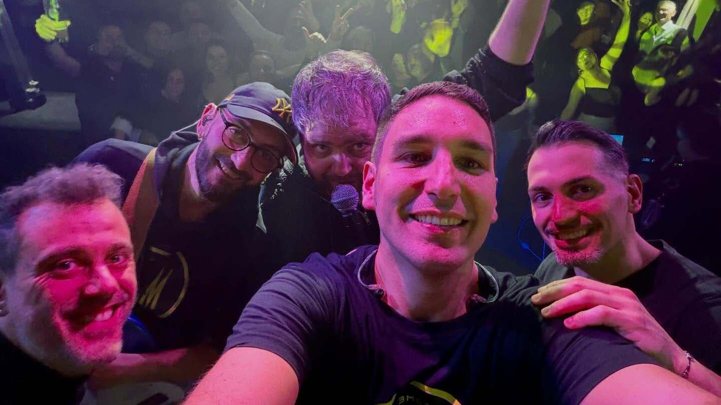 Gli anni d’oro degli 883 arrivano sul lungomare di Rossano con la ComeMax Tribute Band