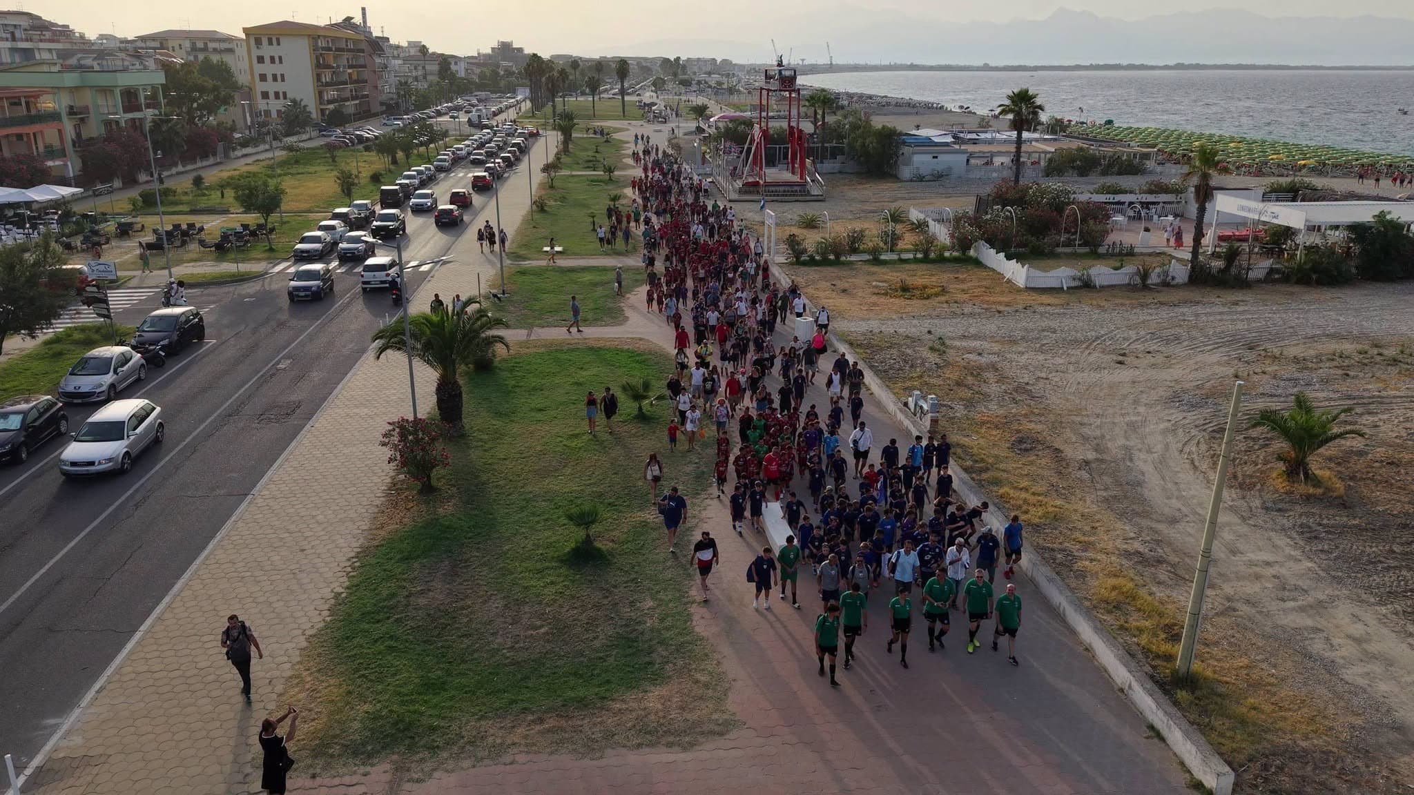 Schiavonea, avviata la candidatura al Guinness World Record per la partita Under 16 più numerosa sulla spiaggia