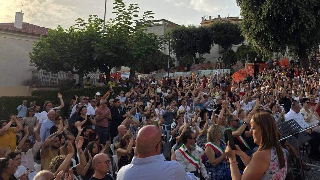 Montegiordano diventa il Paese della Poesia d’Amore: arrivano Morgan, Rino Gaetano Band, Anastasi e Carlotta