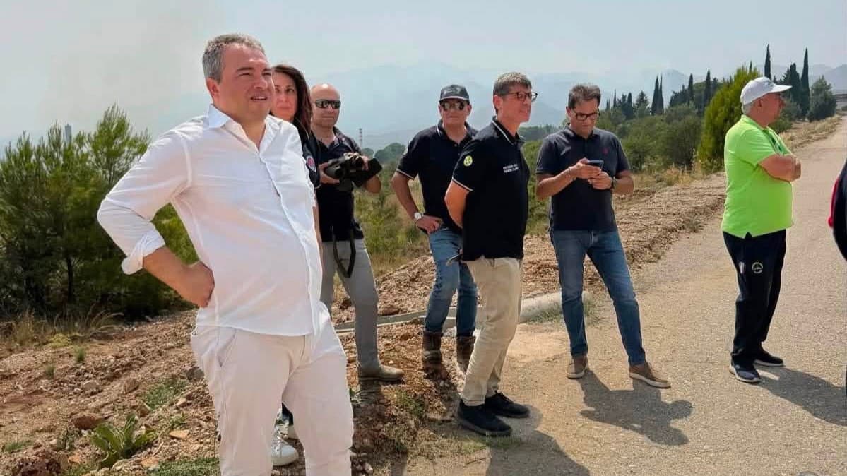Incendi nel Pollino, Rosa: «Calabria Verde e Protezione Civile impegnate senza sosta»