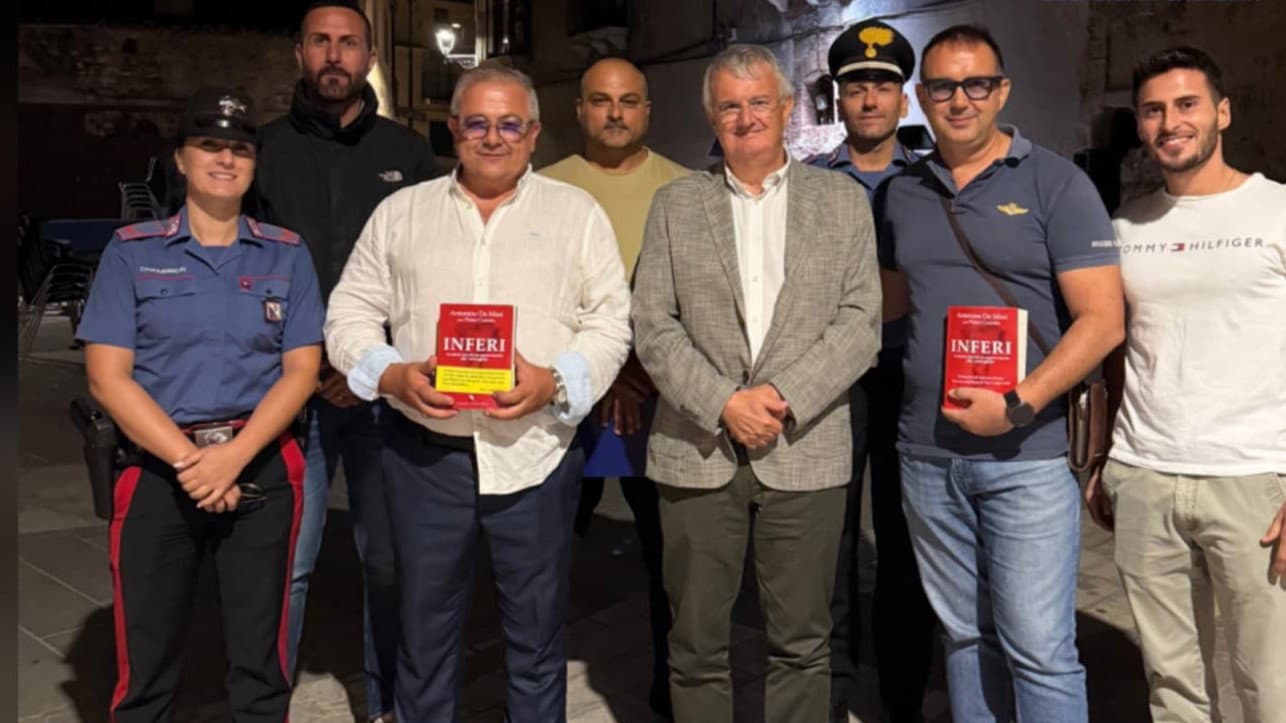 Vaccarizzo, piazza gremita per “Inferi”. Noè (NSC): «La Calabria migliore sceglie il coraggio»