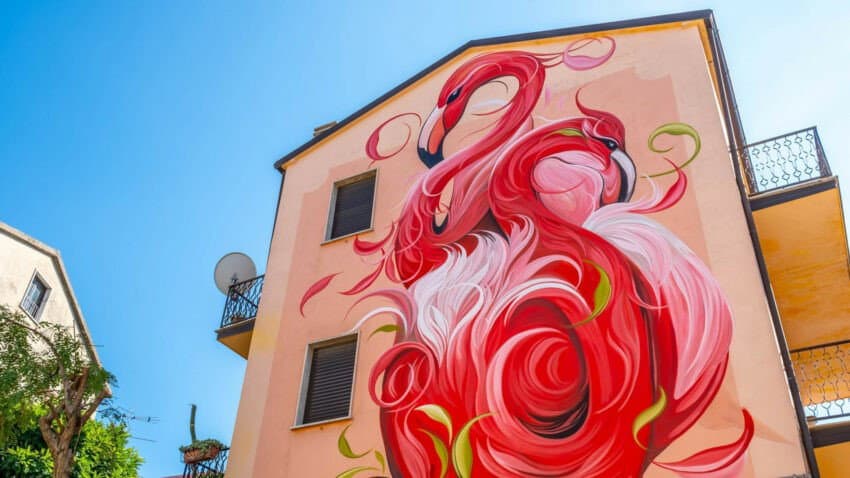 Santa Sofia d'Epiro, Ylberi torna a colorare il borgo: arte pubblica e cultura fino al 2 agosto