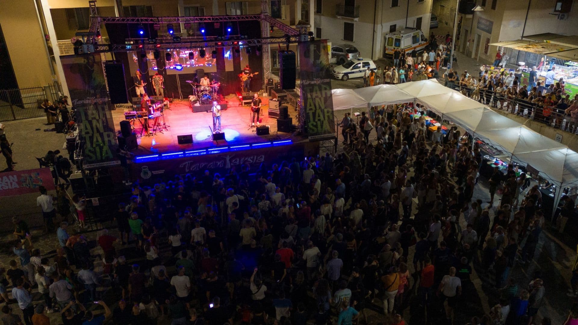 Tarsia, torna il "Chi Stamu Passannu Fest": due serate tra cabaret e musica in piazza