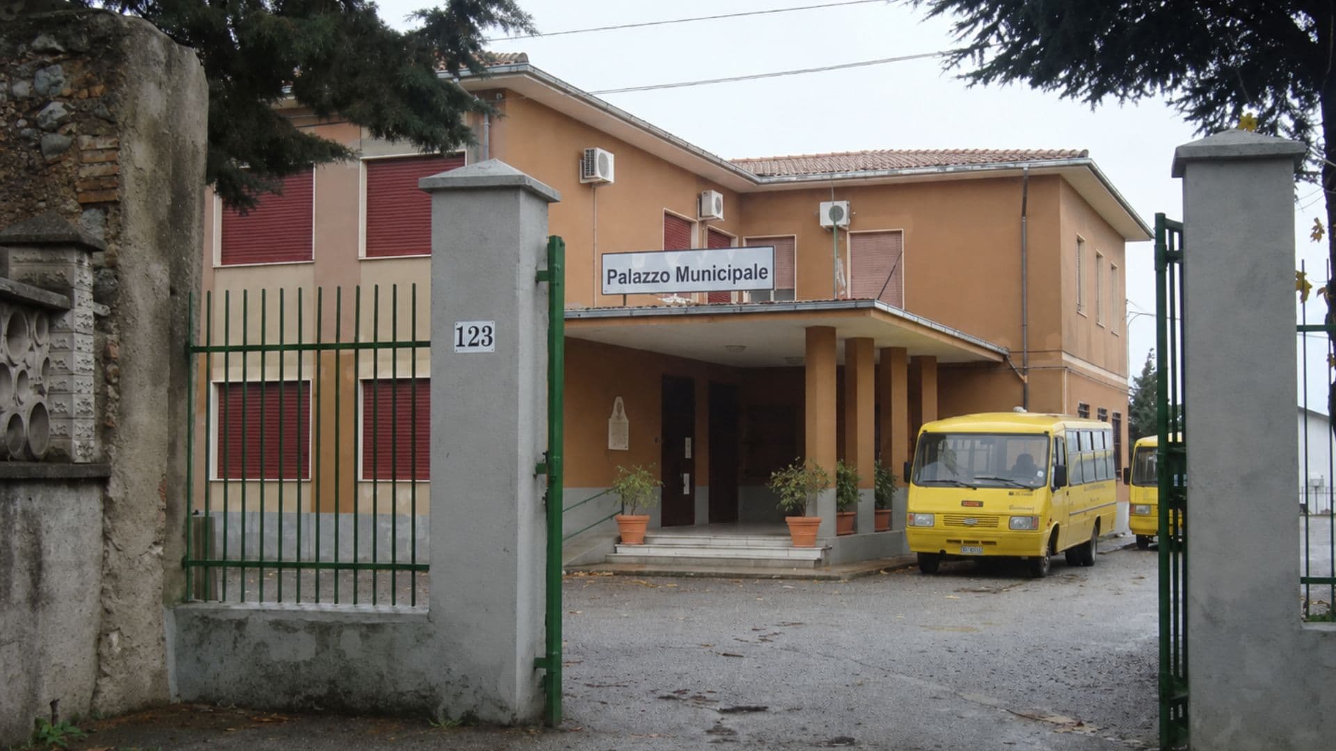 San Lorenzo del Vallo, la minoranza attacca i conti del Comune: «Bilancio in difficoltà e criticità sulla Tari»