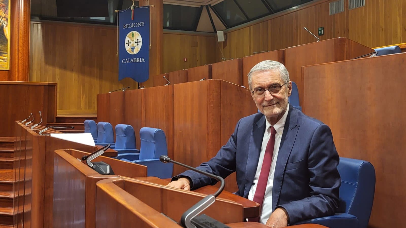 Fasciatoi negli spazi pubblici, Laghi porta la proposta in Regione: «Una Calabria a misura di famiglie»