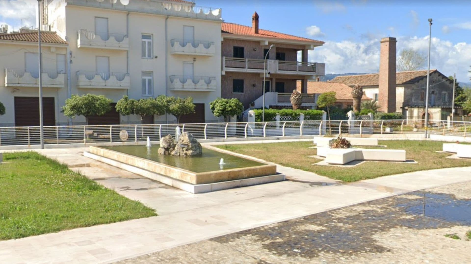 Sant’Angelo, 14enne cade nella fontana e batte la testa