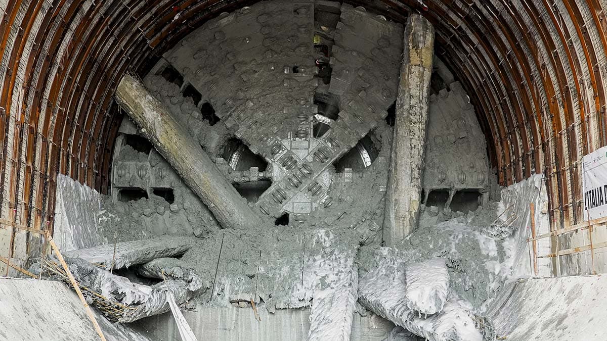 Alta Velocità al Sud, completata la galleria Serra Lunga: ora “Mireille” scava verso Sicignano