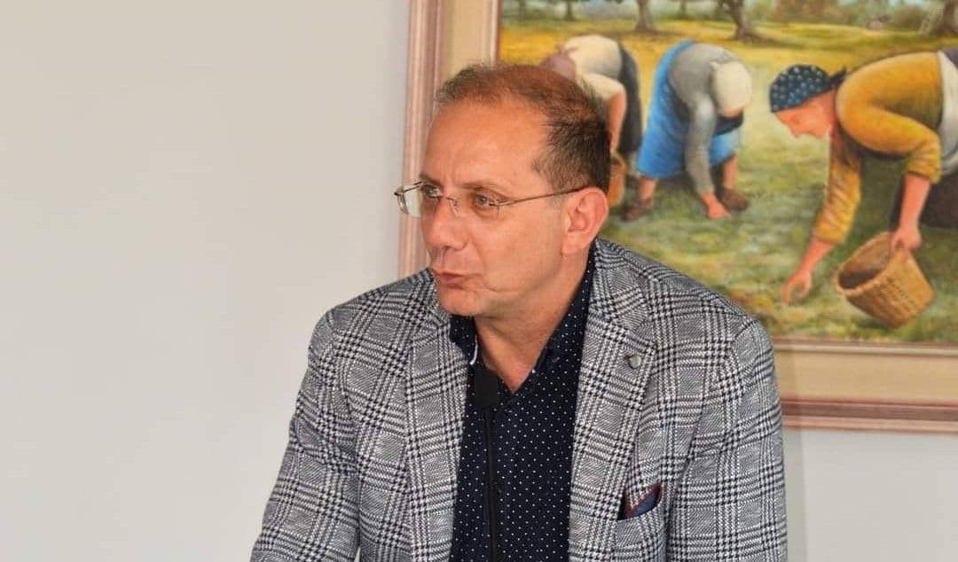 Cassano, Mungo sfida La Regina sui conti: «Indichi l’atto che certifica un bilancio da risanare»