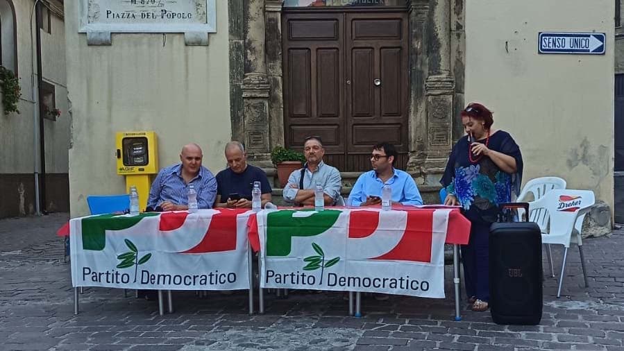 Bocchigliero, la Festa dell’Unità riempie Piazza del Popolo: musica, politica e memoria