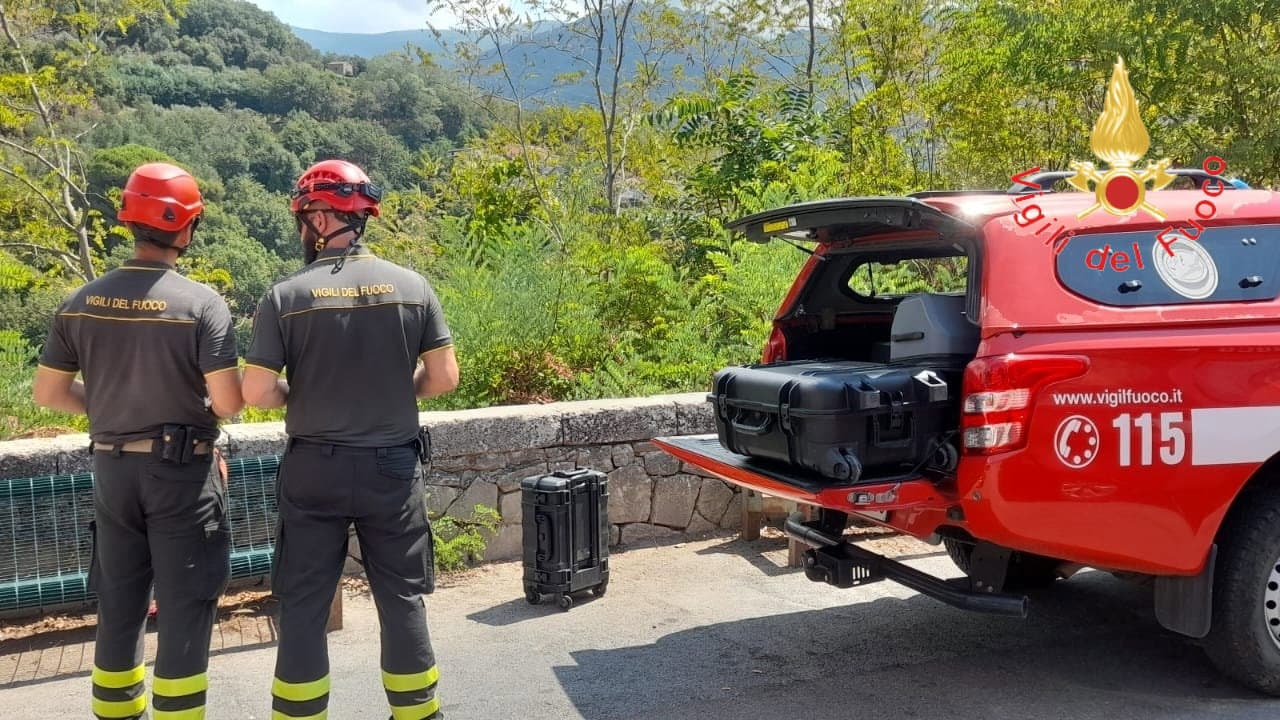Ancora nessuna traccia del Tecnam disperso: arrivano anche i droni dalla Campania e squadre specialistiche