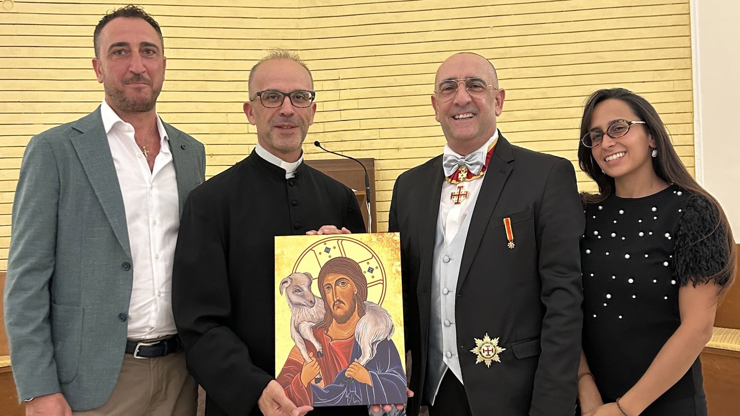 Don Vittorio Salvati, 25 anni di sacerdozio: a Fabrizio l’omaggio di Vincenzo Sapia