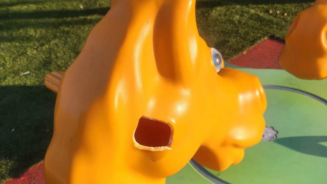 Trebisacce, sfregiato il parco inclusivo appena riaperto: giochi e luci danneggiati