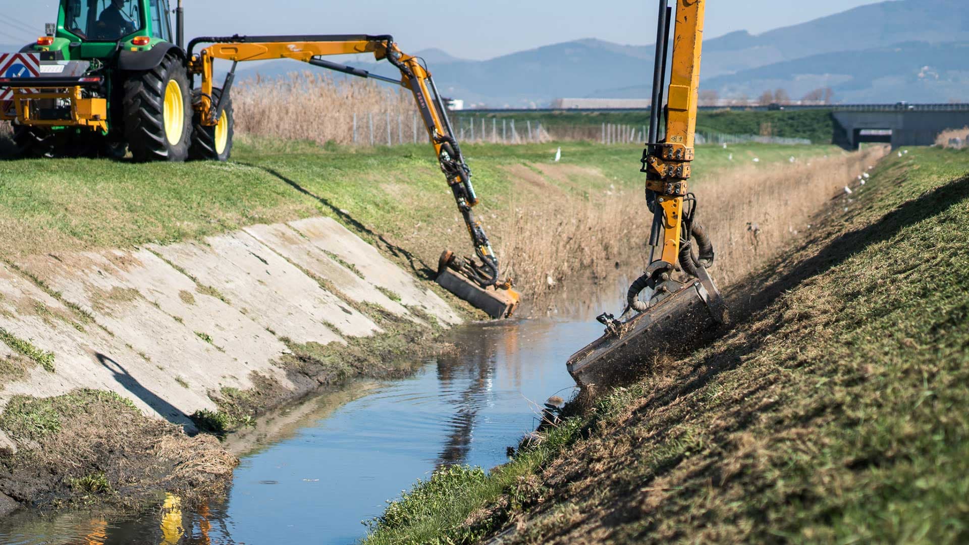 Irrigazione e PNRR, Schierarsi chiede chiarezza sui progetti. Il Consorzio replica: «14 interventi completati al 100%»