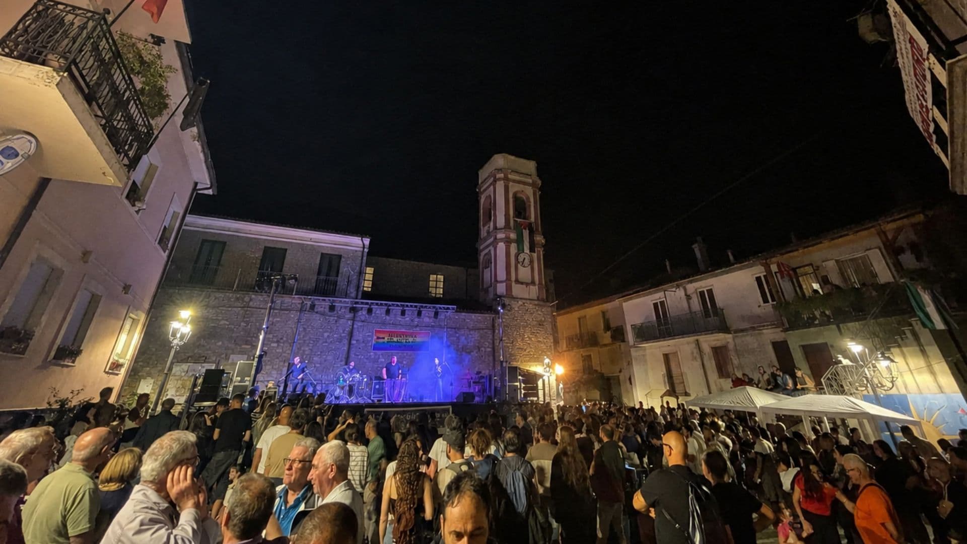 Alessandria del Carretto rivive con l'arpa celtica, la musica popolare e i sapori del Pollino
