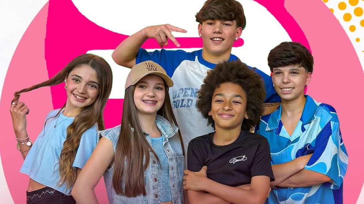Snack Club sbarca a Sibari: piscine e spettacoli, evento sold-out al Minerva