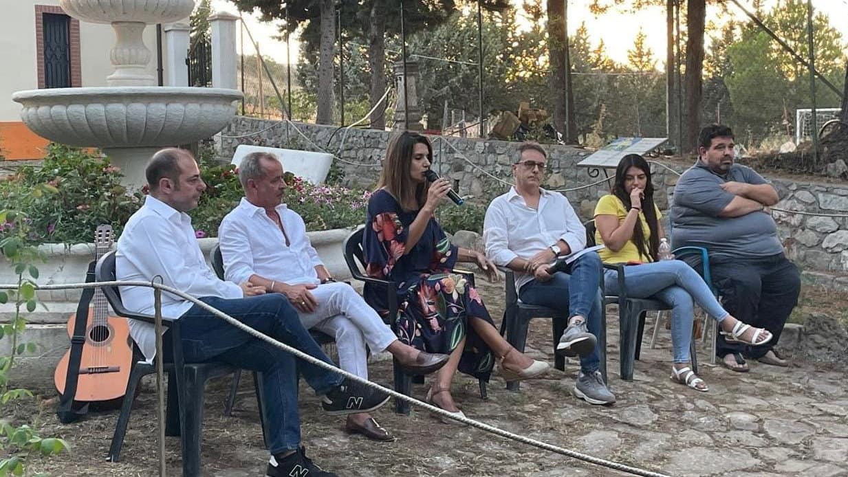 “La Transmondanza” a Campana: quando partire significa costruire ponti