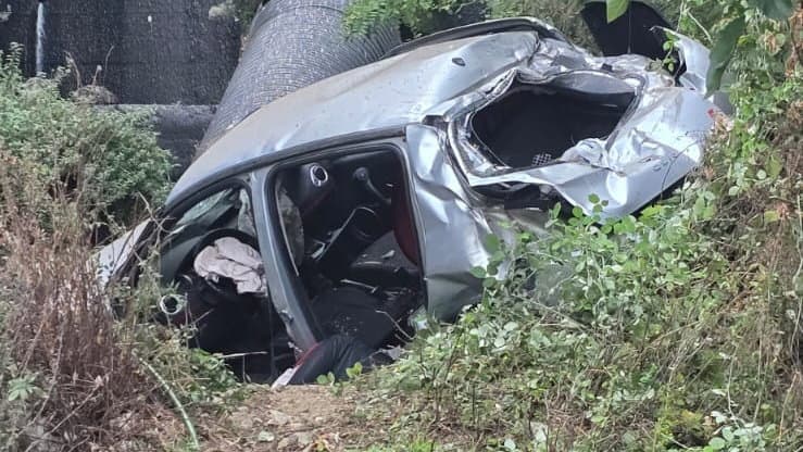Corigliano, auto fuori strada all’alba: precipita per 60-70 metri, uomo trasferito d'urgenza a Cosenza