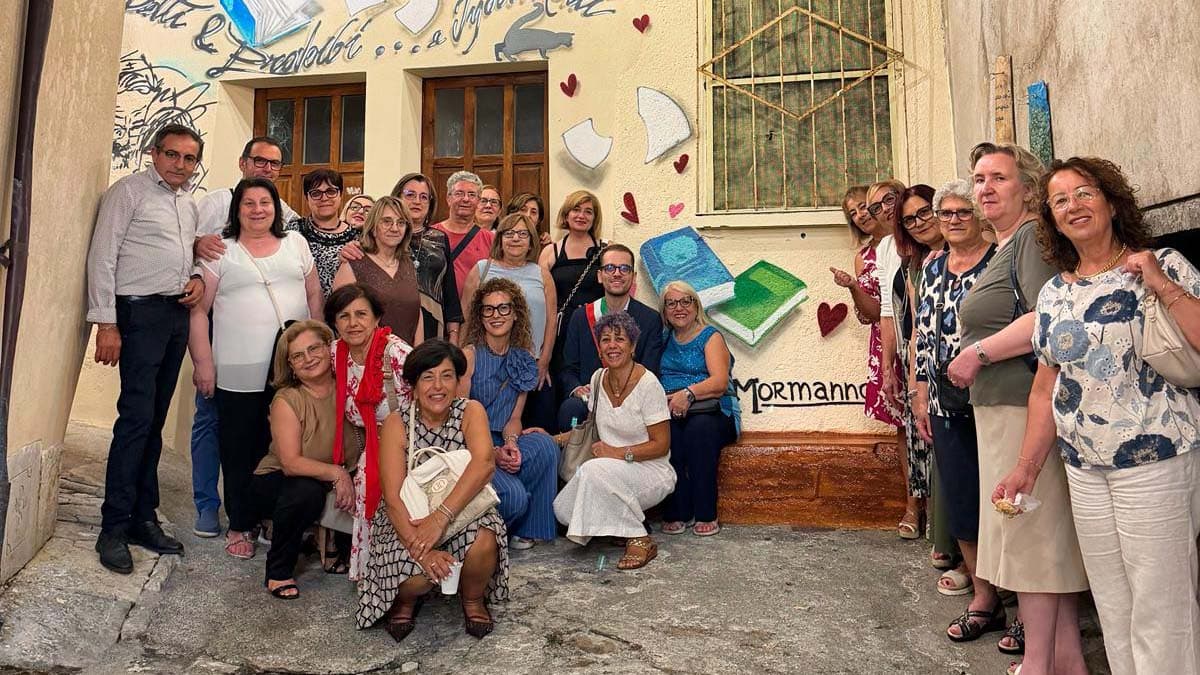 Mormanno, i vicoli tornano a parlare: tegole, dialetto e murales ridisegnano il centro storico