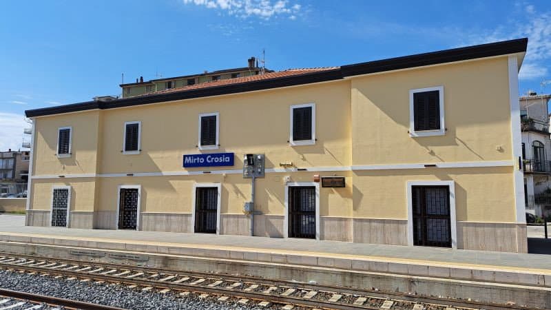 Nuovo stop alla Ferrovia Jonica, il Circolo Nilde Iotti di Crosia protesta: «Un'azione indegna»