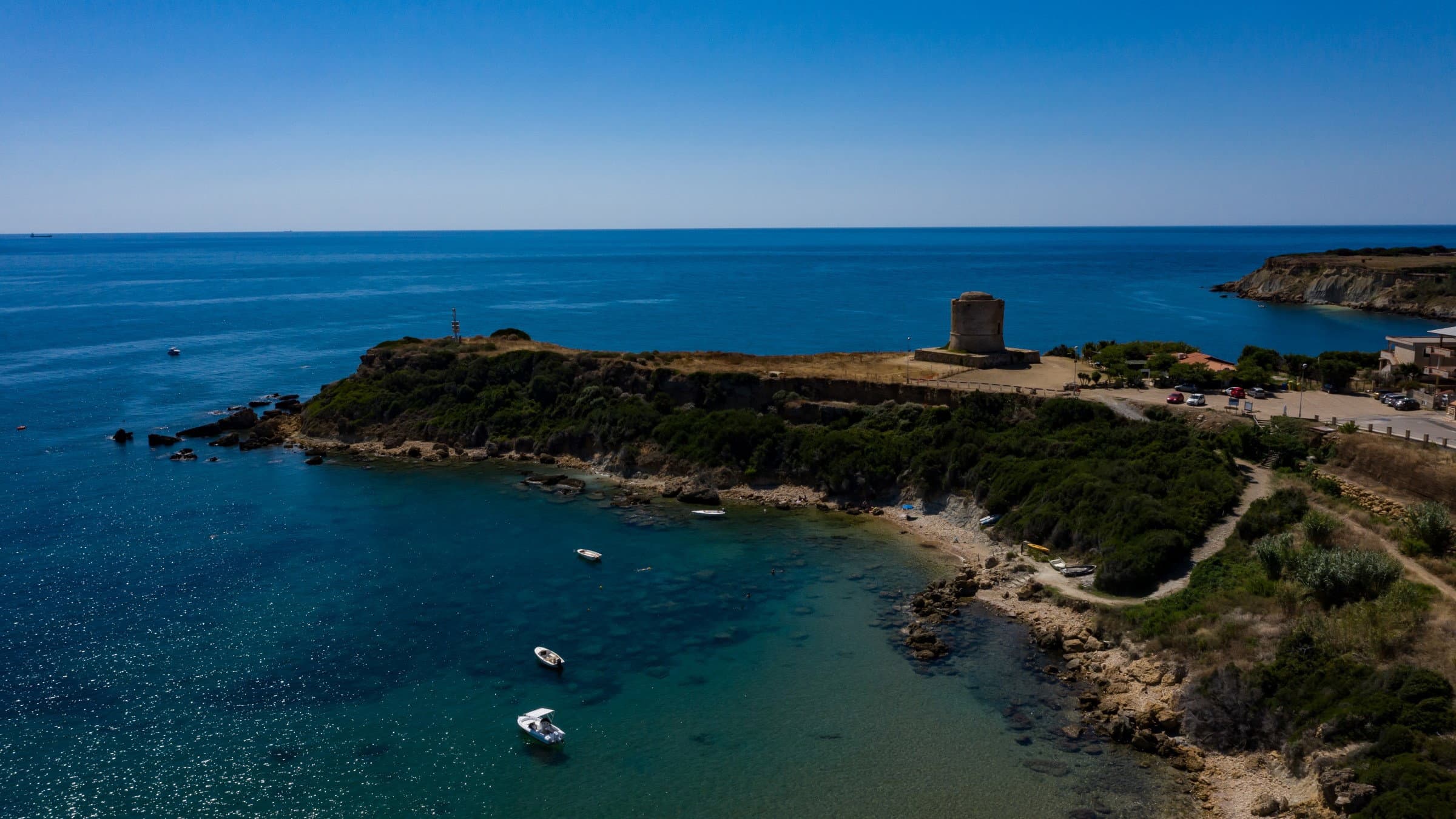 Mare violato, Calabria quarta in Italia: 1.929 reati tra inquinamento, cemento e pesca illegale