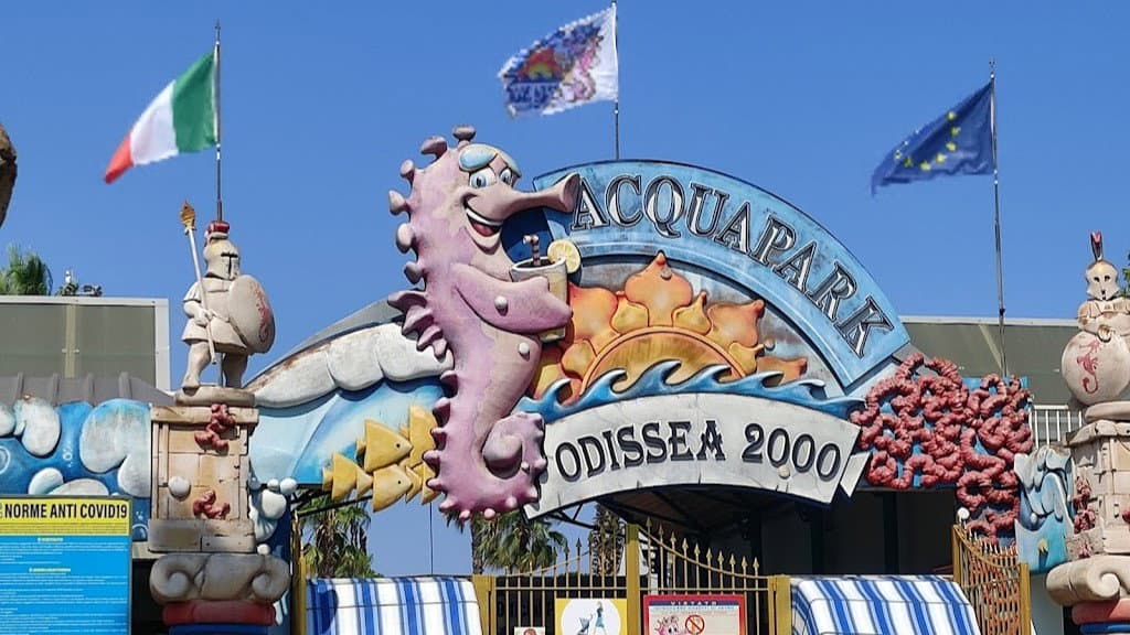 Un tuffo nella normalità: la comunità Regina Pacis in festa all'Acquapark Odissea 2000