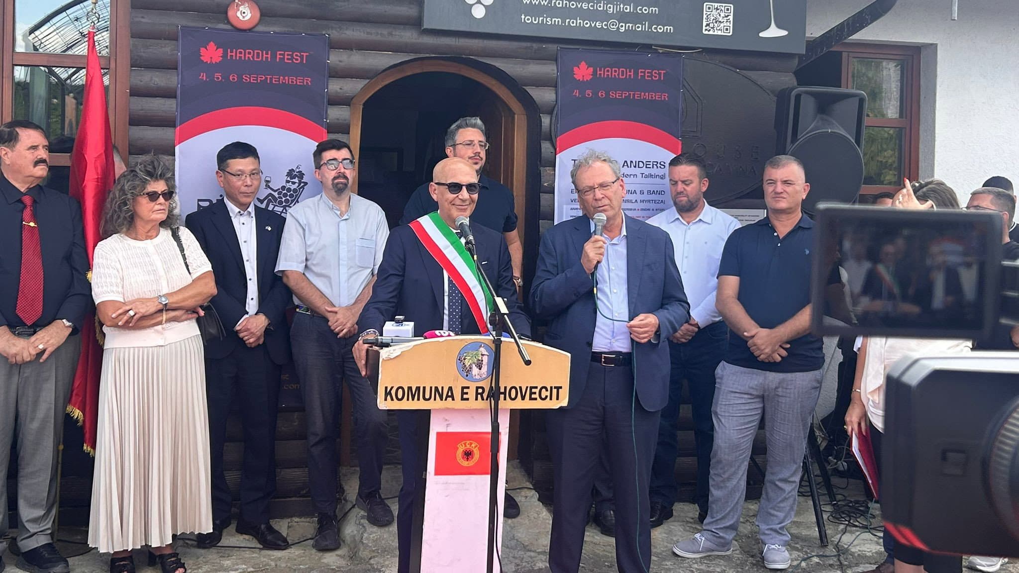 Da Vaccarizzo al Kosovo, il vino ricuce l’Arbëria: Pomillo ambasciatore dell’Hardh Fest