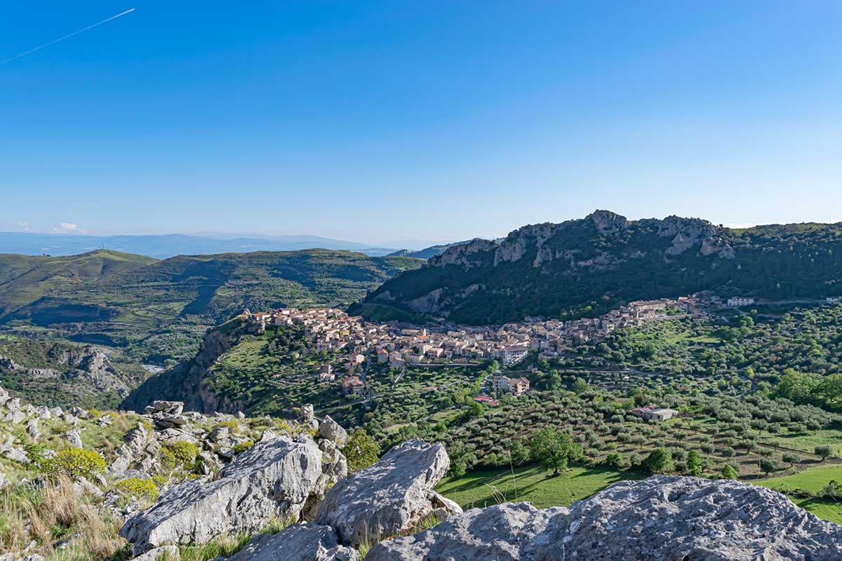 Civita premia chi legge poesia: il 12 e 13 settembre la finale di Biblioteca di Calliope