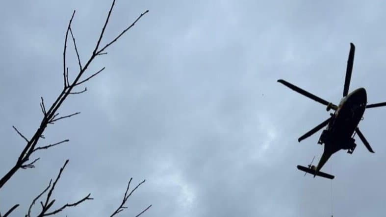 Corigliano, calcestruzzo in elicottero nel centro storico: tre giorni di operazioni per mettere in sicurezza l’area Vasci