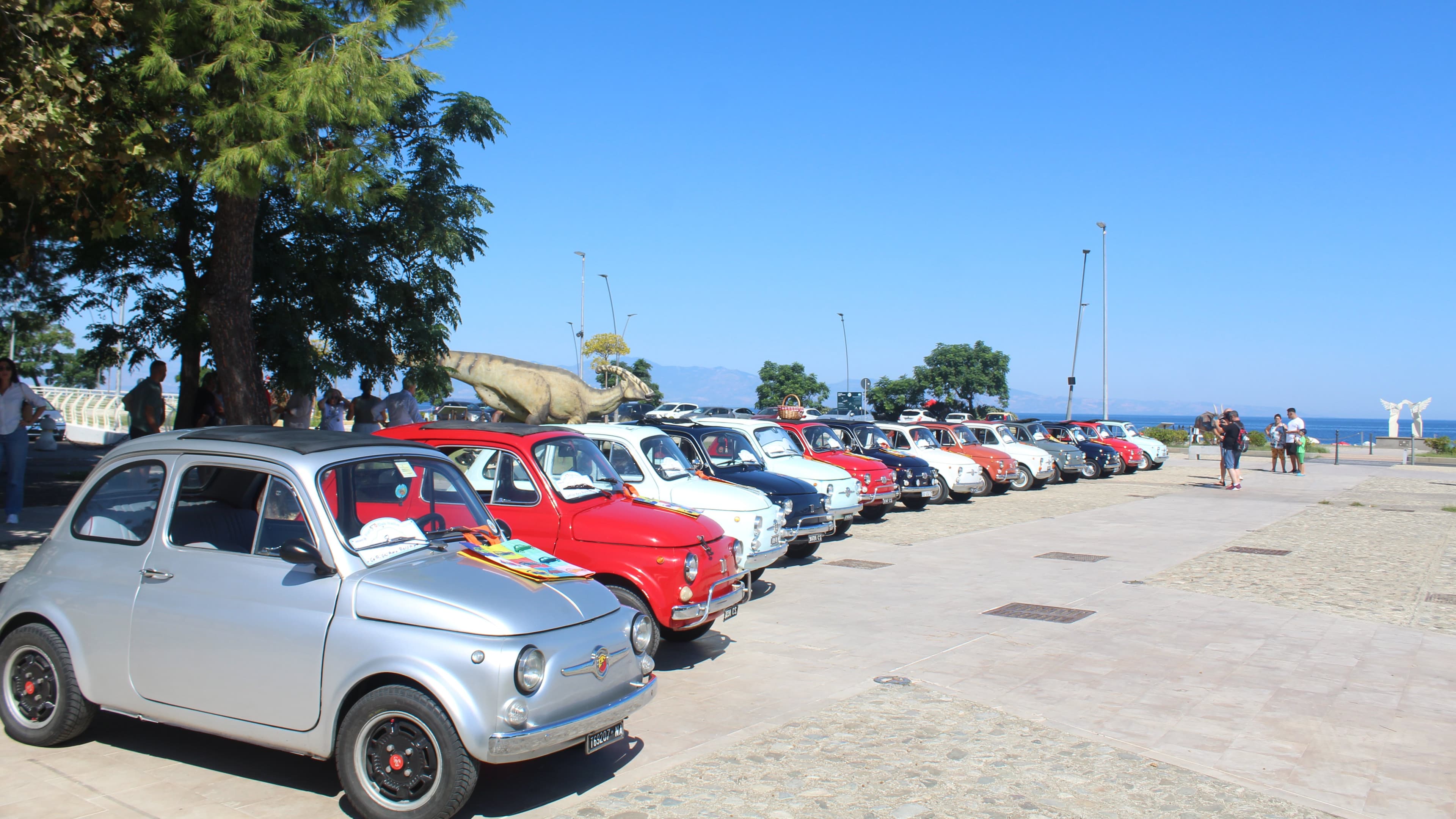 Fiat 500 storiche in passerella a Corigliano-Rossano: successo per il raduno 2026