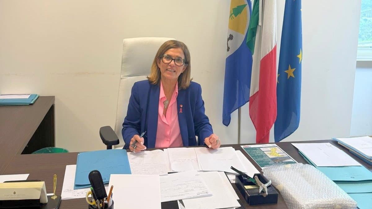 Invisibili, oltre 300 lavoratori aspettano una via d’uscita. Greco: «Servono percorsi davvero praticabili»