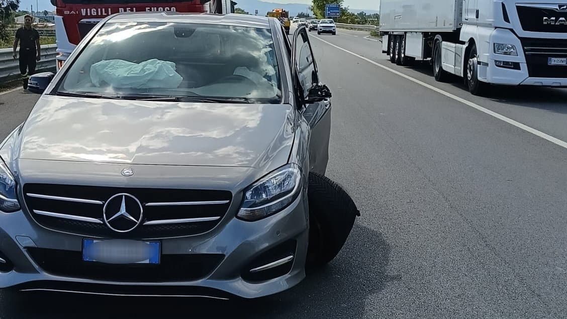 Incidente sulla Statale 106 a Villapiana: tre auto coinvolte e sei feriti