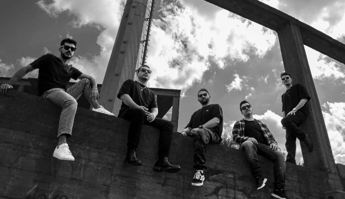 Chitarre distorte e distopia provinciale: il debutto a muso duro degli Ashgarden con In the Air