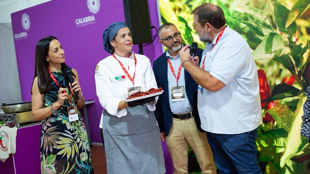 Terra Madre, dai cruschi alle conserve: i sapori di Altomonte protagonisti a Torino con Barbieri