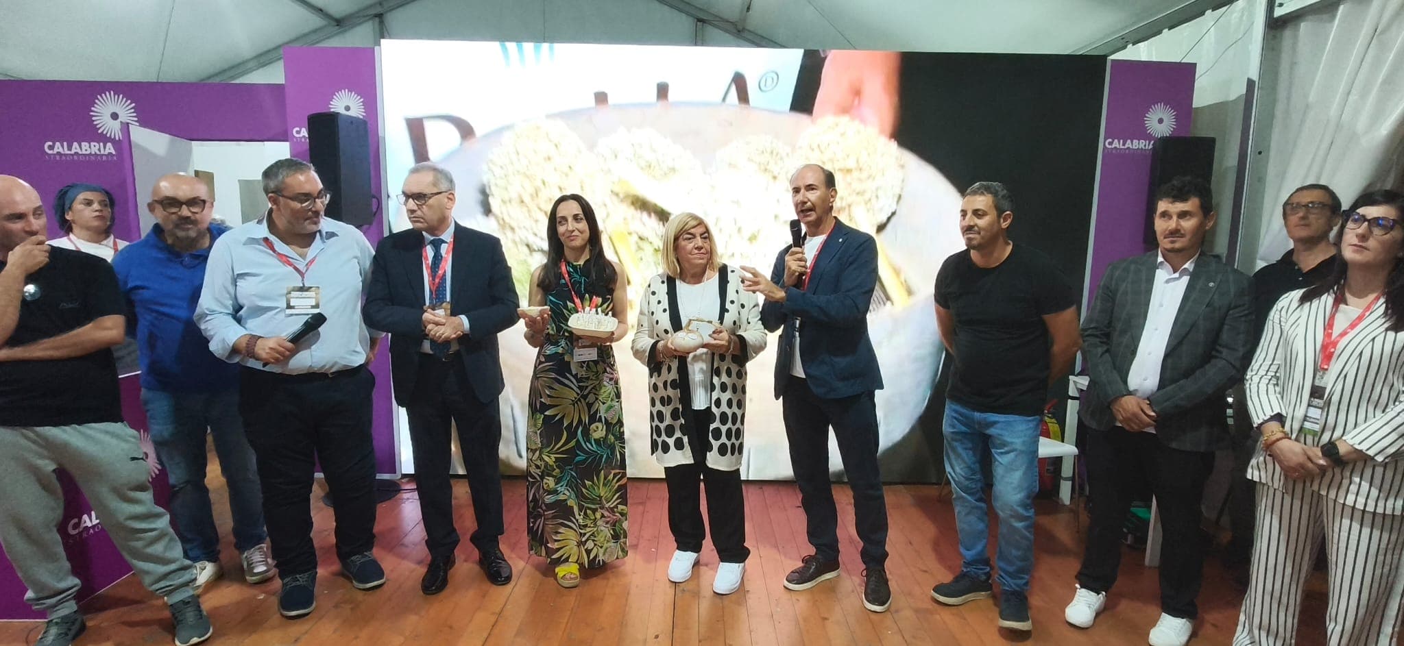 Castrovillari, la Cipolla Bianca conquista Terra Madre: la sindaca De Gaio celebra il successo torinese